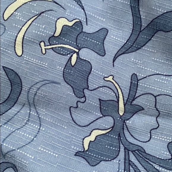 New Tommy Bahama silk shorts - Picture 2 of 10